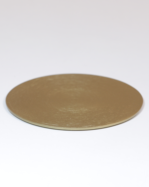 Kerzenteller aus Aluminium, gewölbt, goldfarben in der großen Größe.